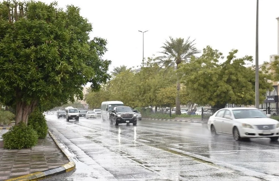 الأنواء الجوية: زخات مطر وانخفاض في درجات الحرارة