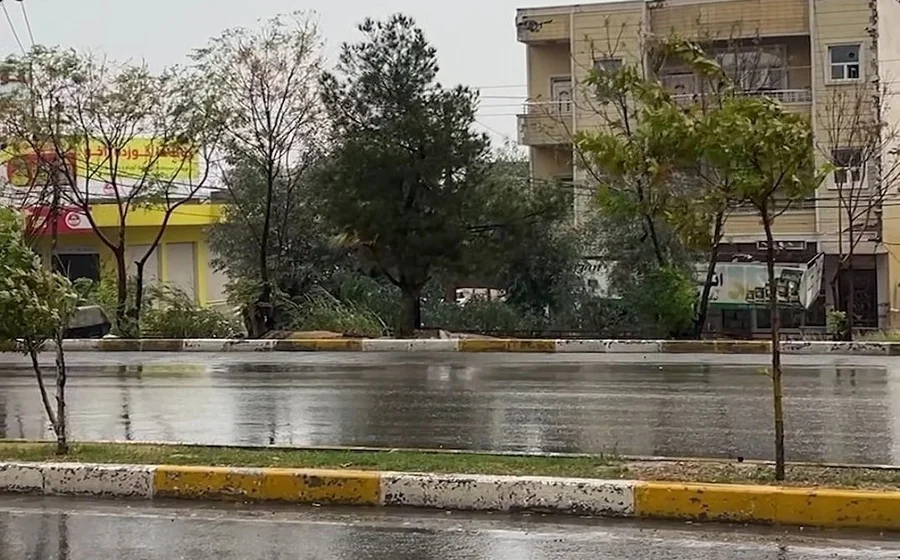 الأنواء الجوية: غيوم وأمطار متفرّقة تبدأ من الغد