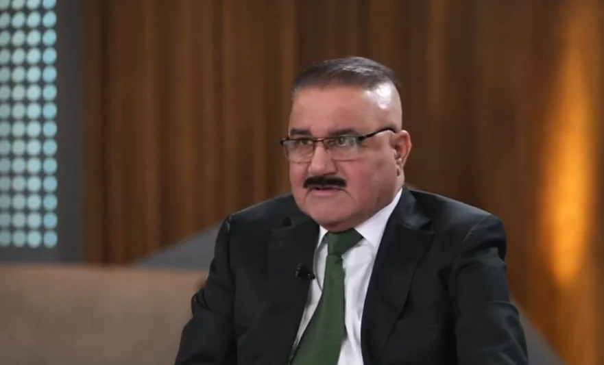 بعد نفي إيران لتصريحاته.. مستشار الزيدي يؤكد التمسك بموقفه بشأن المخدرات وتزييف العملة وإغلاق الحدود