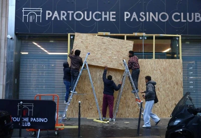 الاحتجاجات الجديدة في فرنسا تدفع متاجر السلع الفاخرة الى تشديد الإجراءات الأمنية